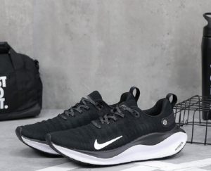 Giay Nike ReactX Infinity Run 4 'Black White' DR2665-001