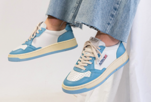 Giay Autry Medalist Low 'Light Blue White' AULW-WB08