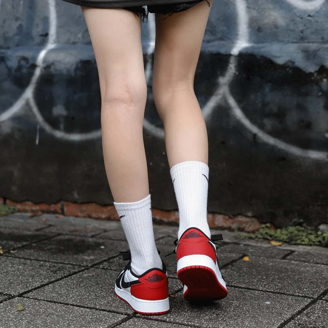 Giay Nike Air Jordan 1 Retro Low OG ‘Black Toe 2023’ CZ0858-106