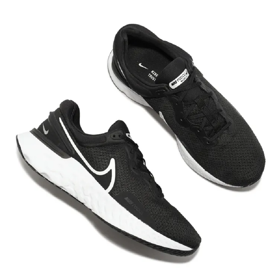 Giay Nike React Miler 3 'Black White' DD0490-001