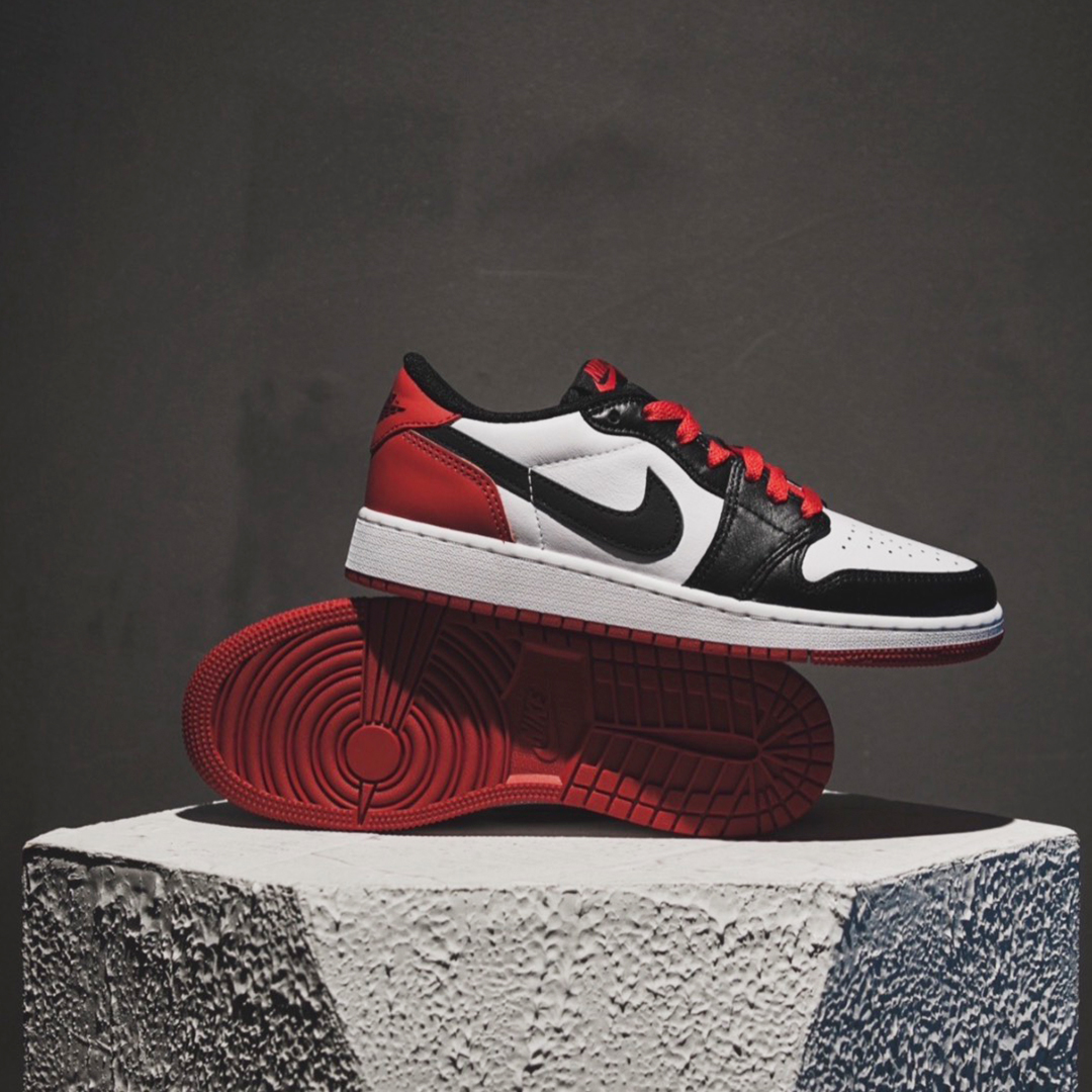 Giay Nike Air Jordan 1 Retro Low OG ‘Black Toe 2023’ CZ0858-106