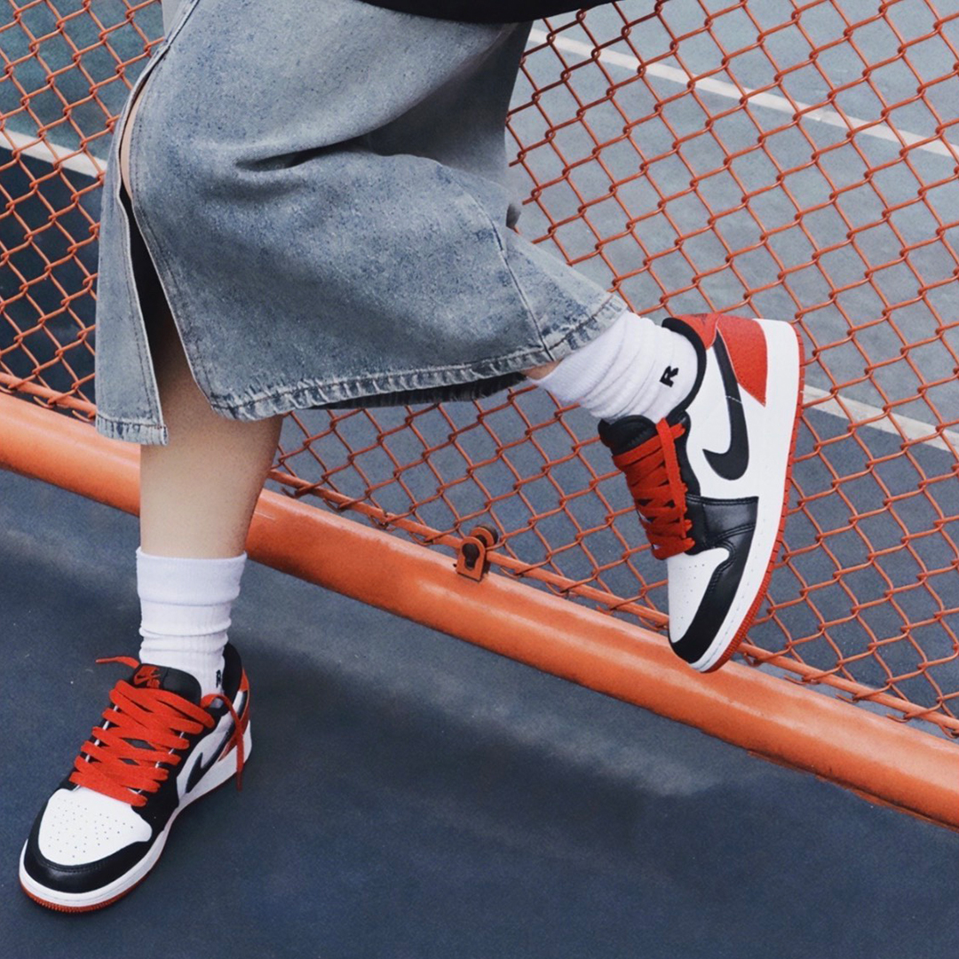 Giay Nike Air Jordan 1 Retro Low OG ‘Black Toe 2023’ CZ0858-106