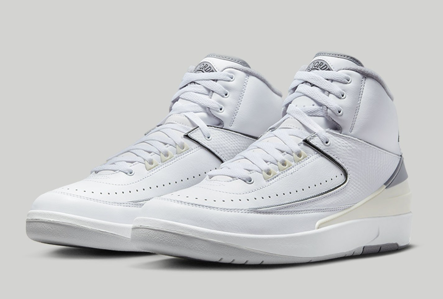 Giay Nike Air Jordan 2 Retro 'Cement Grey' DQ8562-100