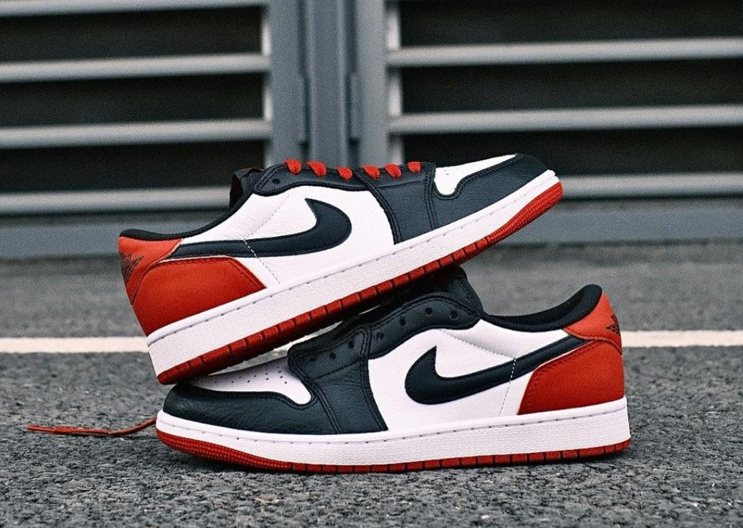 Giay Nike Air Jordan 1 Retro Low OG ‘Black Toe 2023’ CZ0858-106