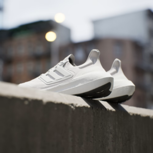 Giay Adidas Ultraboost Light 'Cloud White' GY9350