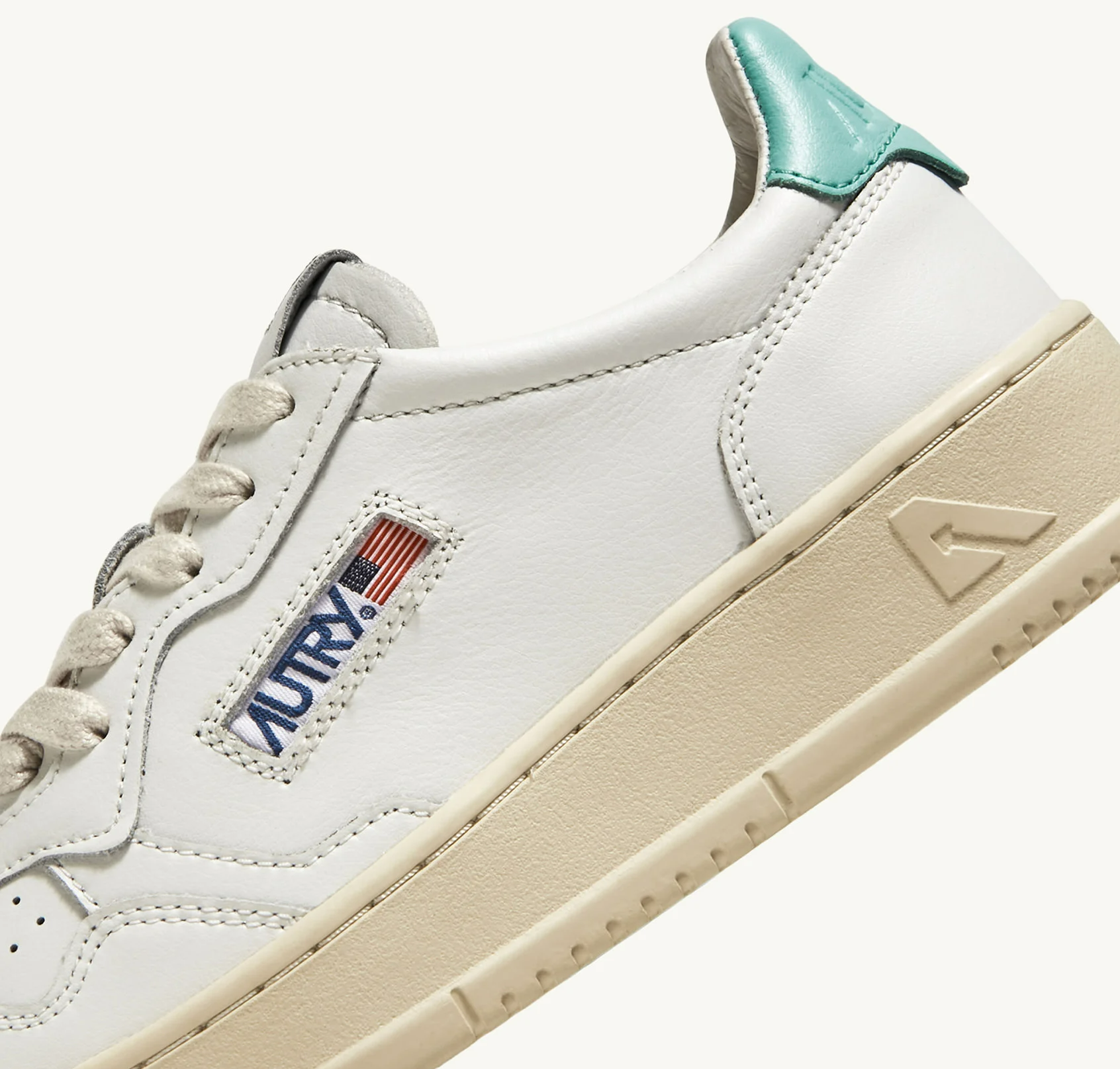 Giay Autry Medalist Low Leather 'White Turquoise' AULW-LL49