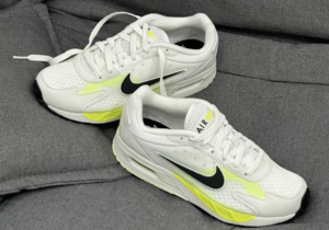 Giay Nike Air Max Solo 'White Volt' FN0784-100