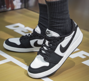 Giay Nike Air Jordan 1 KO Low 'Black White' DX4981-100