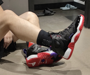 Giay Nike Air Jordan Jumpman Two Trey 'Bred' DO1925-001