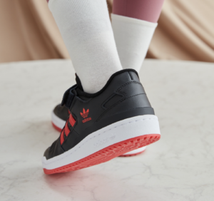 Giay Adidas Forum Low 'Black Vivid Red' GW1613