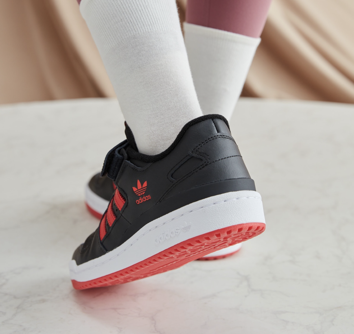 Giay Adidas Forum Low 'Black Vivid Red' GW1613