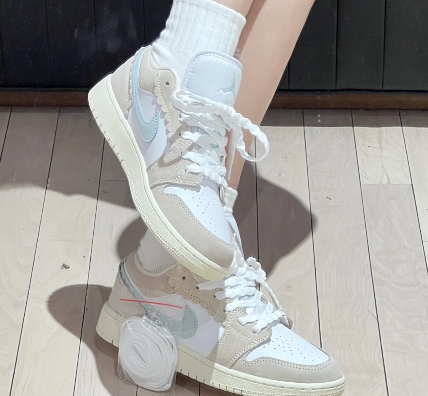 Giay Nike Air Jordan 1 Low SE GS 'Scalloped Edge' DZ5356-800