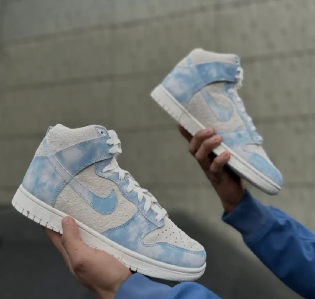 Giay Nike Wmns Dunk High SE 'Clouds' FD0882-400