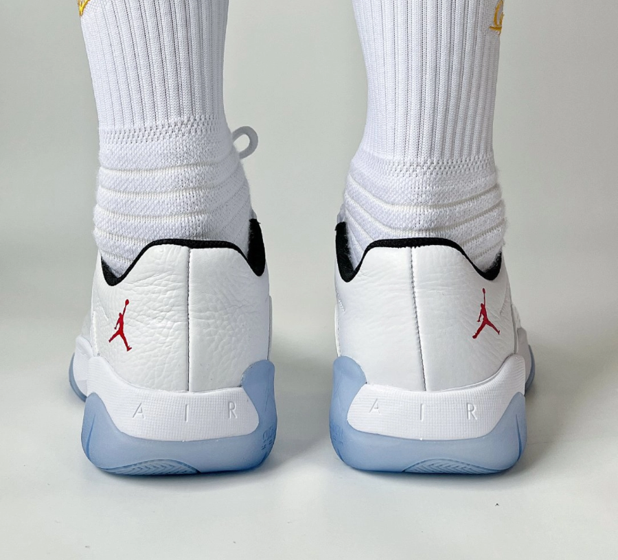 Giay Nike Air Jordan 11 CMFT Low 'White Varsity' DN4180-162