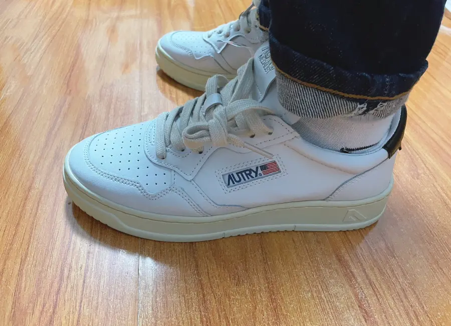 Giay Autry Medalist Low Leather 'White Blue' AULM-LL12
