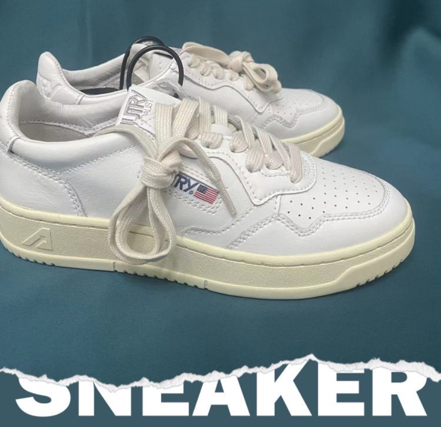 Giay Autry Medalist Low Leather 'White Blue' AULW-LL12