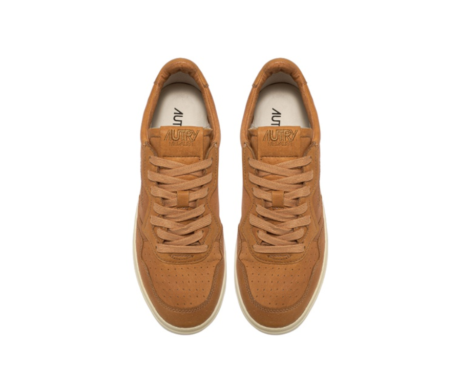 Giay Autry Medalist Low Goatskin 'Beige' AULM-GG22