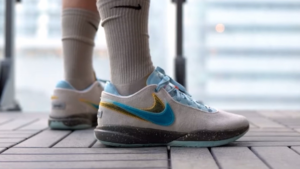 Giay Nike LeBron 20 x UNKNWN 'Guava Ice' DV9090-801