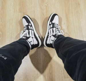 Giay Amiri Skel Top High 'Black White' PS22MFS002-004