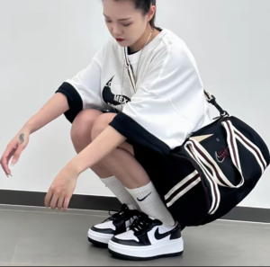 Giay Nike Air Jordan 1 Elevate Low 'Black White' DH7004-109