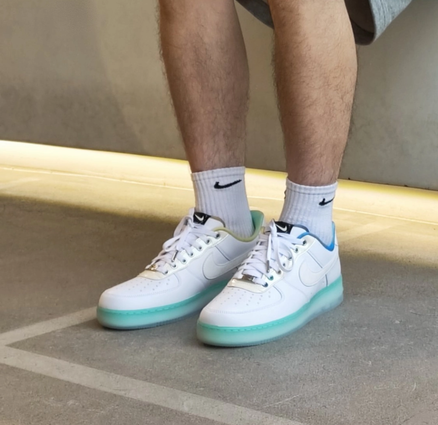 Giay Nike Air Force 1 '07 Premium 'Unlock Your Space' FJ7066-114