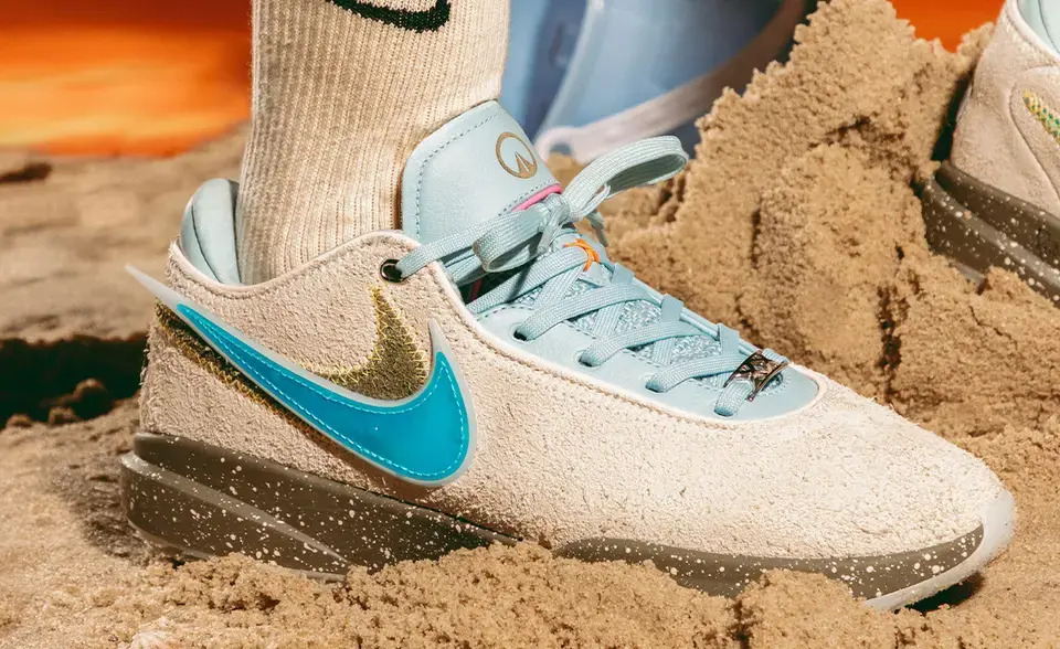 Giay Nike LeBron 20 x UNKNWN 'Guava Ice' DV9090-801