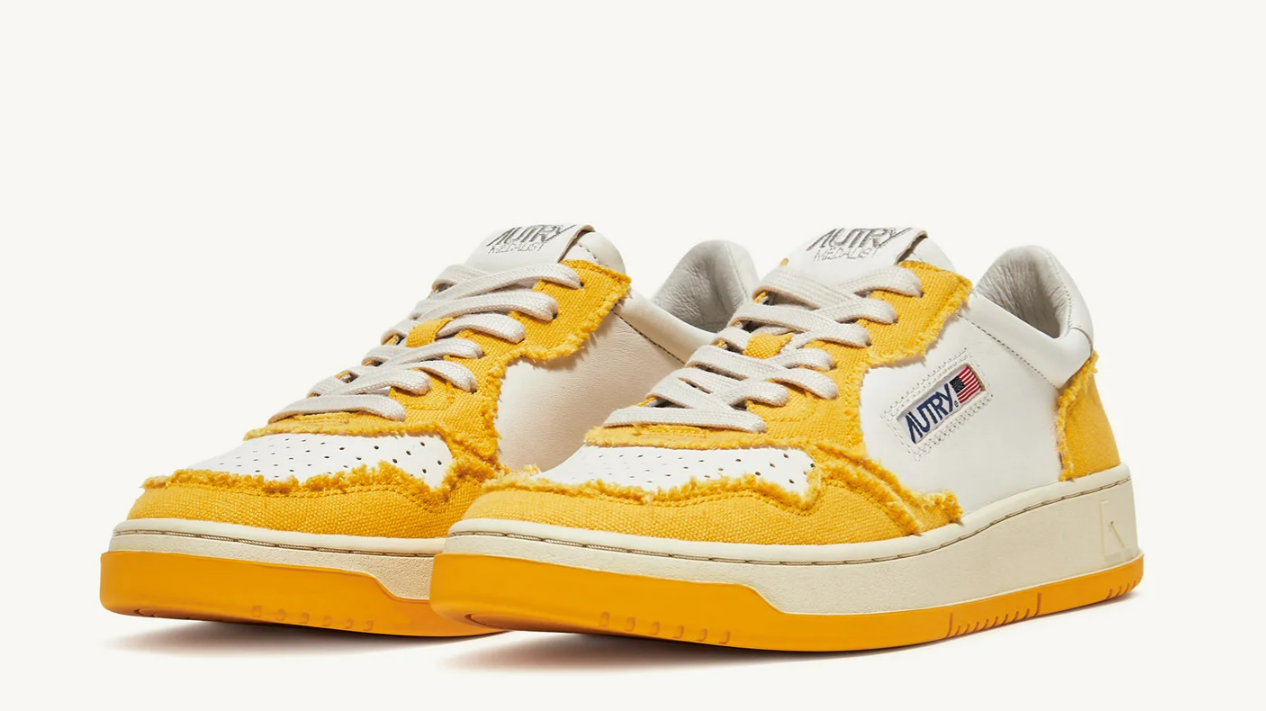 Giay Autry Medalist Low Goatskin 'White Mango' AULM-CB06