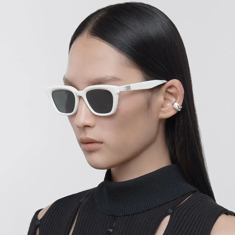 Kinh Gentle Monster Hue W2 'White'