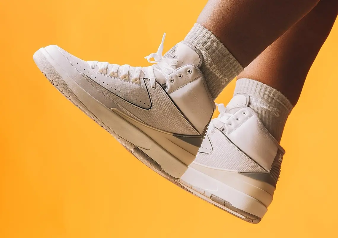 Giay Nike Air Jordan 2 Retro 'Cement Grey' DQ8562-100