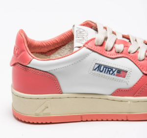 Giay Autry Medalist Low Leather 'White Lobster' AULW-WB22