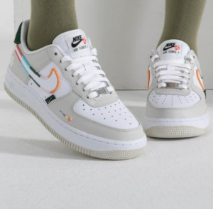 Giay Nike Air Force 1 Low ‘All Petals United’ FN8924-111