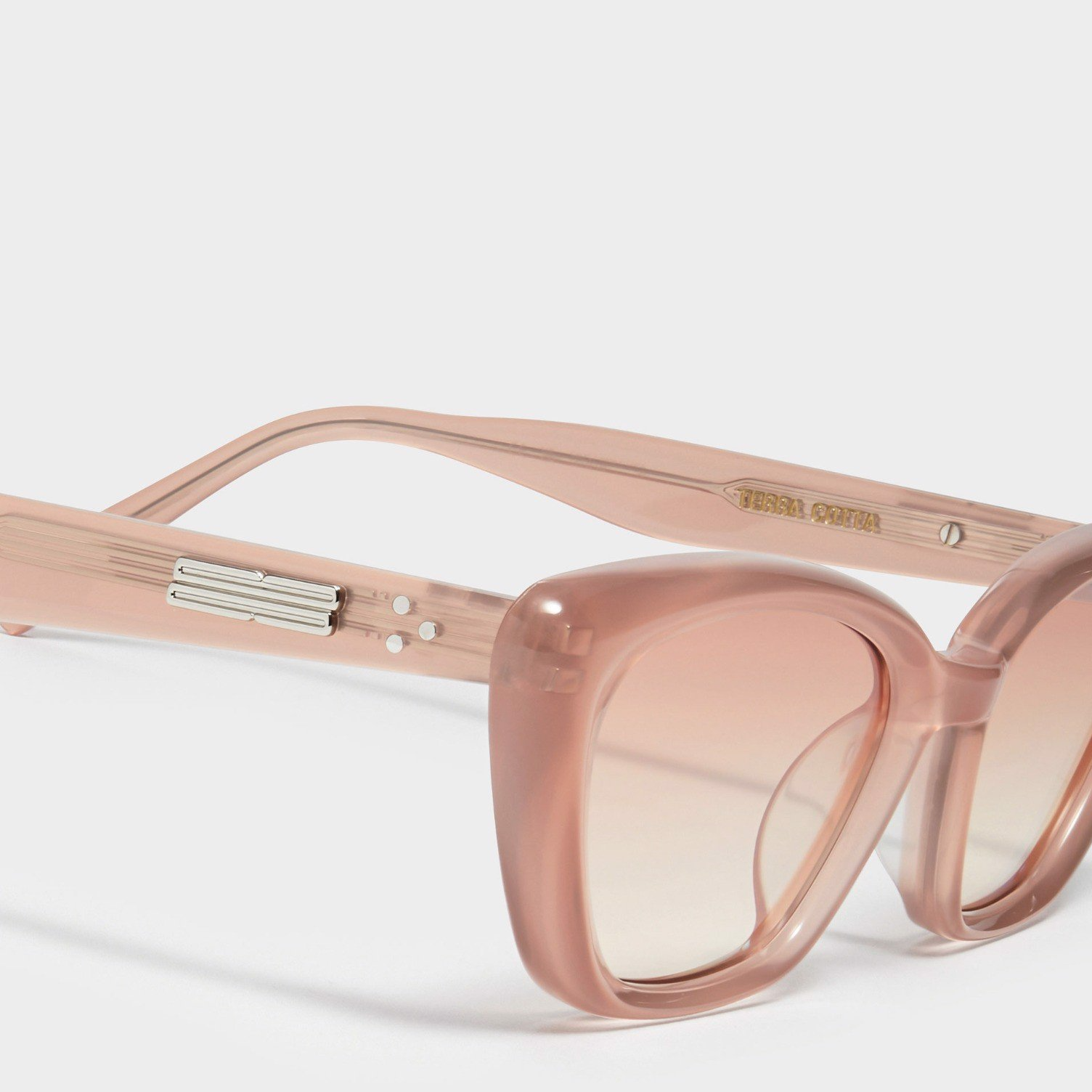 Kinh Gentle Monster Terra Cotta PC7 'Pink'