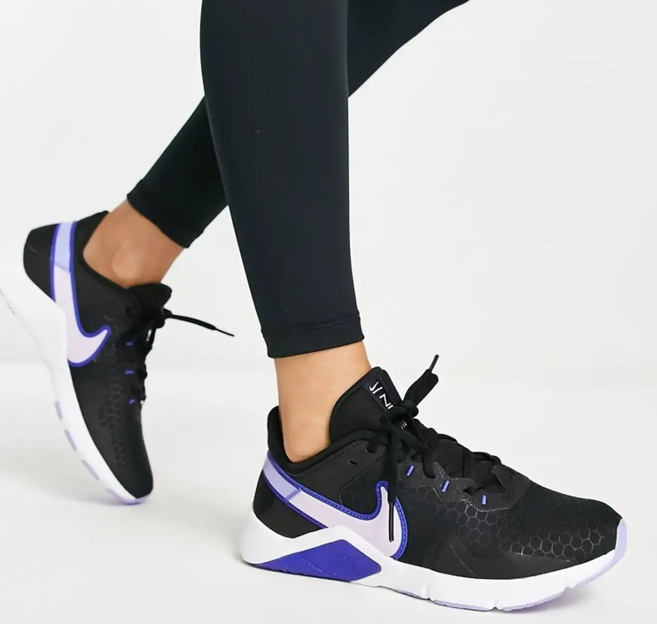 Giay Nike Legend Essential 2 'Black Light Thistle' CQ9545-009