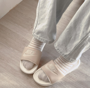 Giay Nike Victori One Slide 'Sanddrift' CN9677-108