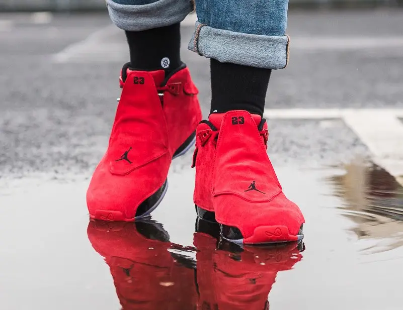 Giay Nike Air Jordan 18 Retro 'Toro' AA2494-601