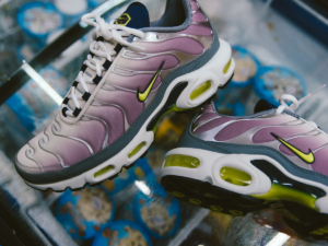 Giay Nike Air Max Plus 'Plum Yellow' FN8007-500