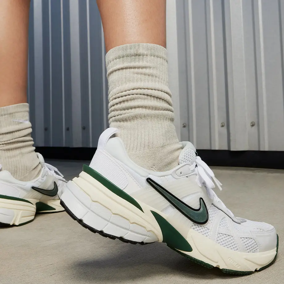 Giay Nike V2K Run 'Fir' FD0736-101