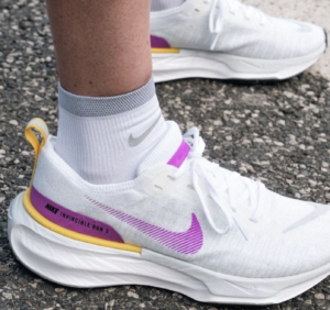 Giay Nike ZoomX Invincible 3 'White Vivid Purple' DR2660-101