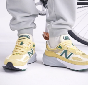 Giay New Balance Teddy Santis x 990v6 'Sulphur' U990TE6