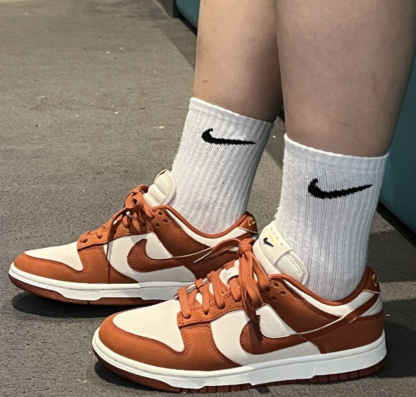 Giay Nike Dunk Low LX 'Rugged Orange' DZ2710-101