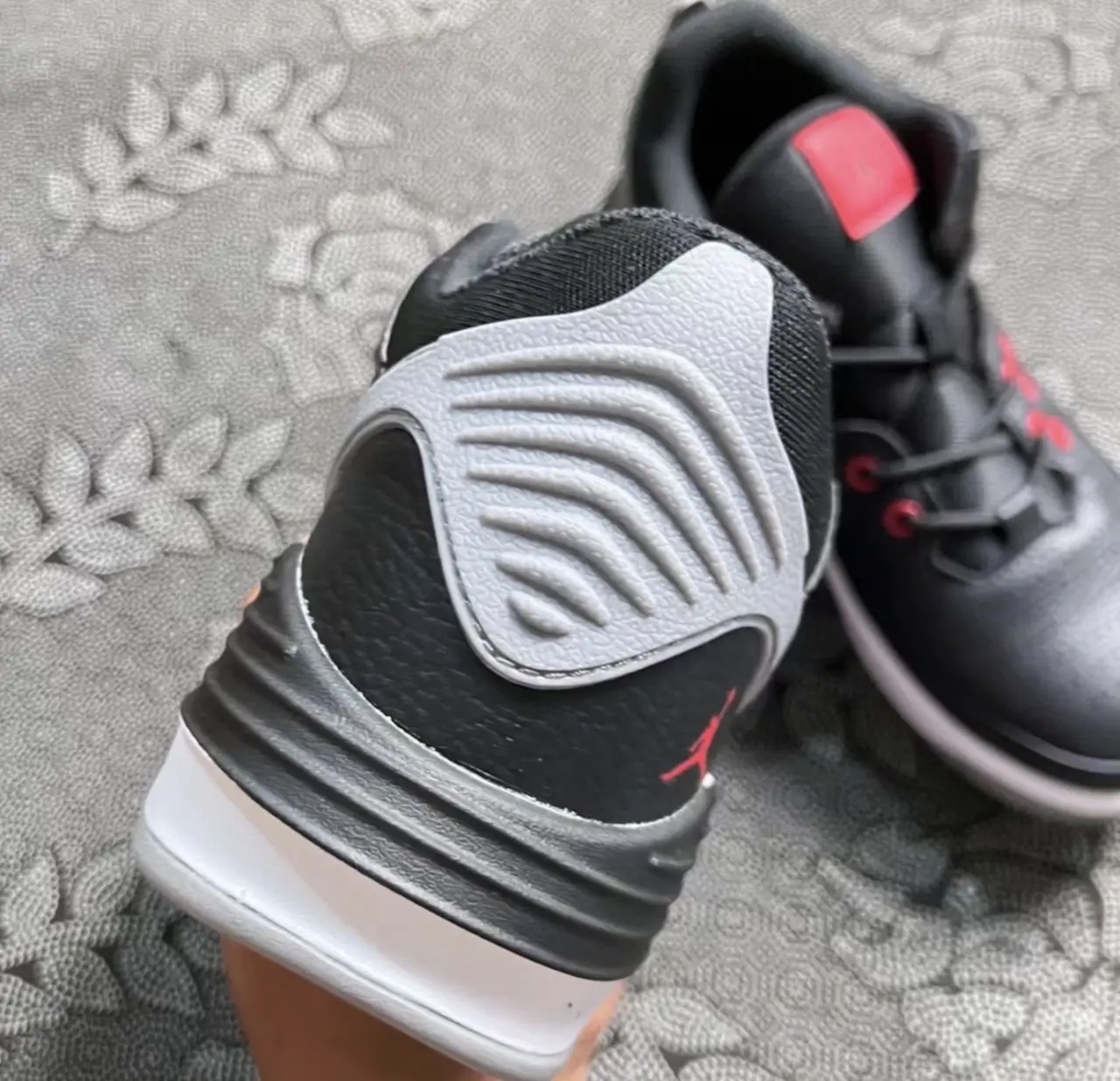Giay Nike Air Jordan Max Aura 5 'Black Cement' DZ4353-061