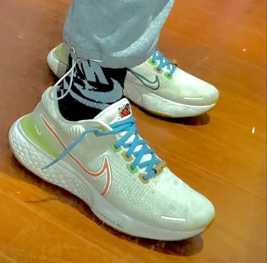 Giay Nike ZoomX Invincible Run Flyknit 2 'Sail Hot Curry' DV1745-181