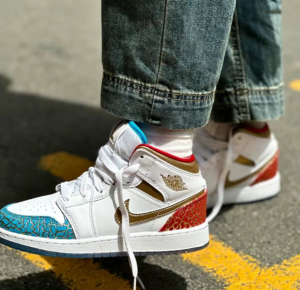 Giay Nike Air Jordan 1 Mid UNC To Chicago 'Blue' FB2212-100