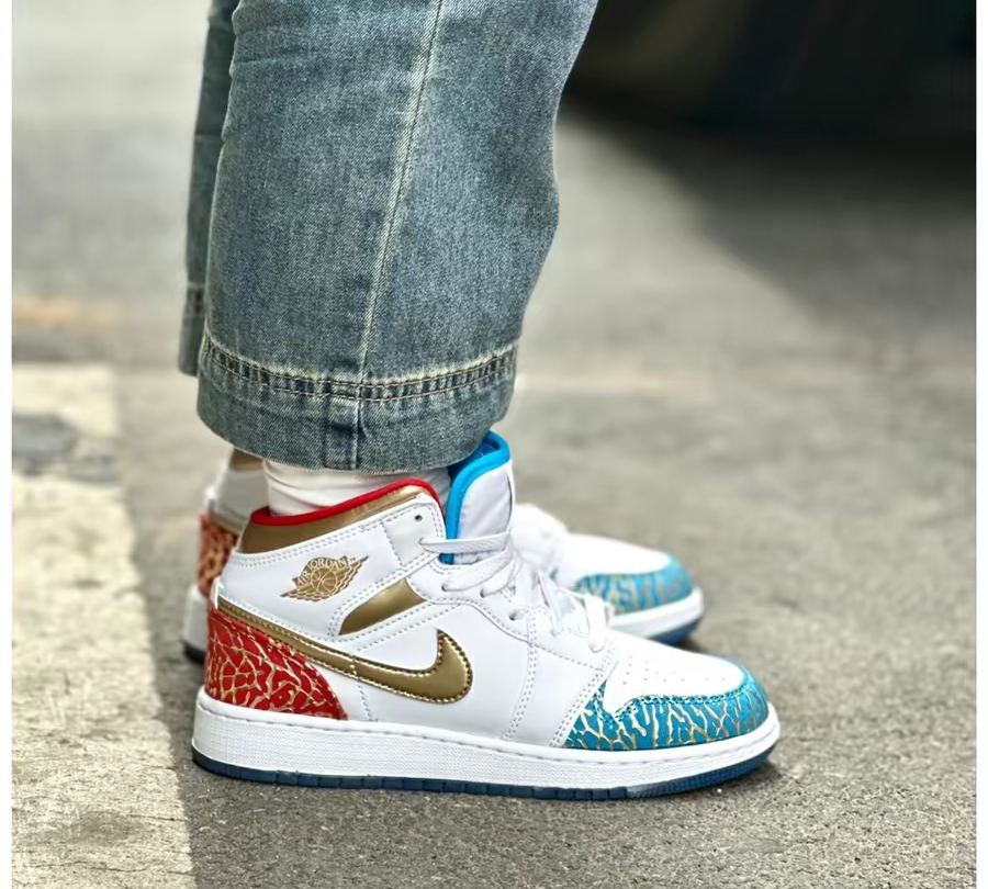 Giay Nike Air Jordan 1 Mid UNC To Chicago 'Blue' FB2212-100