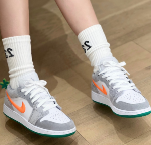 Giay Nike Jordan 1 Low SE 'Rabbit' DZ6333-083