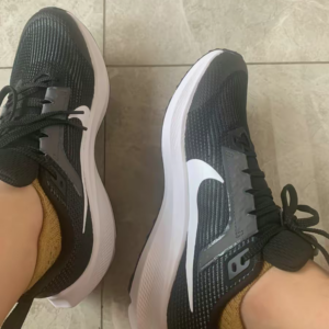 Giay Nike Air Zoom Pegasus 40 GS 'Black White' DX2498-001