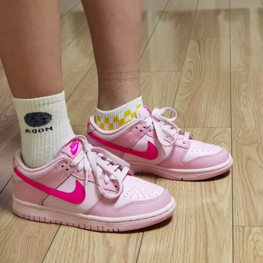 Giay Nike Dunk Low GS 'Triple Pink' DH9765-600