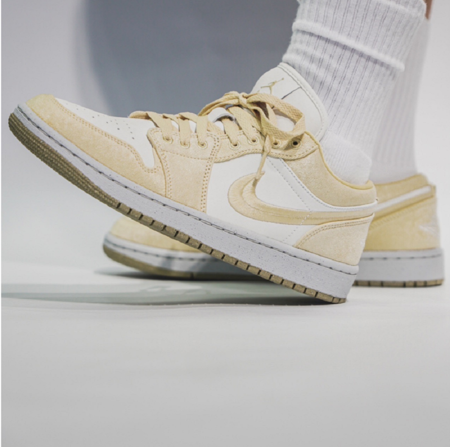 Giay Nike Air Jordan 1 Low SE 'Team Gold' FN3722-701
