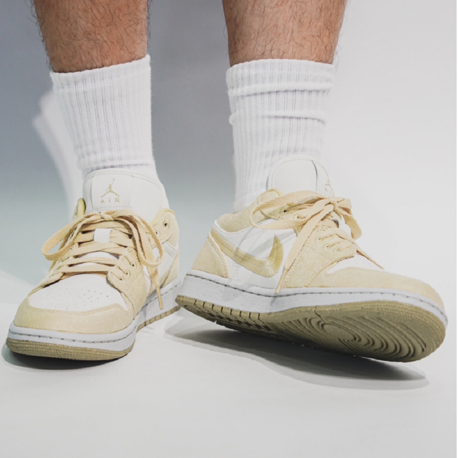 Giay Nike Air Jordan 1 Low SE 'Team Gold' FN3722-701