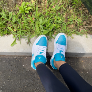 Giay Nike Air Jordan 1 Low GS 'Aquatone' 553560-174